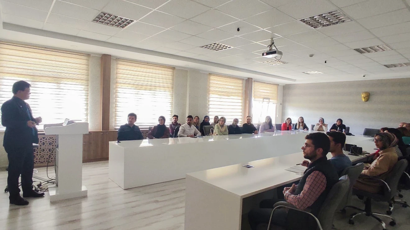 'Turkish Youth Dialogue' conference was organized at Selcuk University